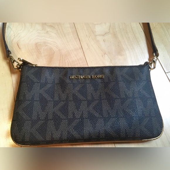 MICHAEL KORS || Authentic Crossbody Bag - Picture 4 of 4